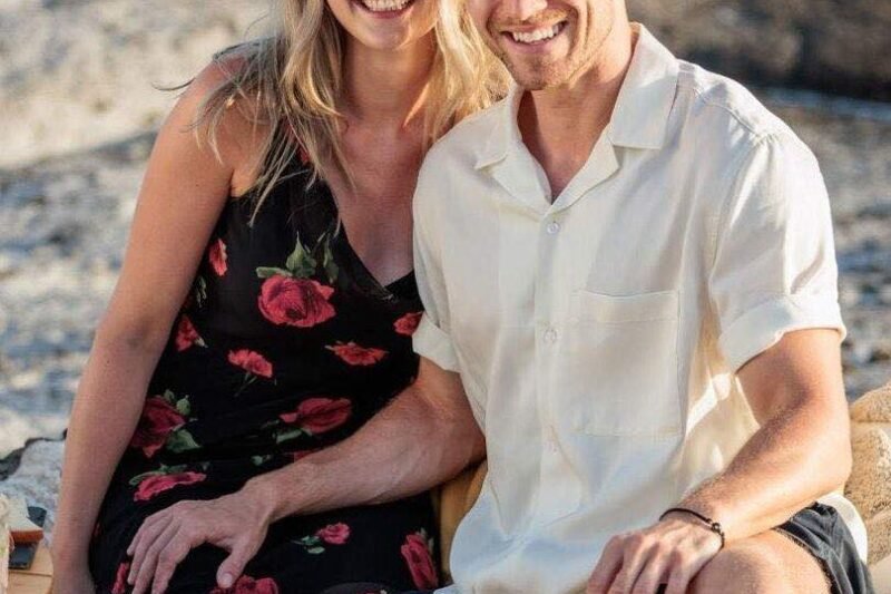 „Takhle se před kamerami normálně nechovají…“ 🔥 První společenská akce, vášnivé polibky a zamilované pohledy, které nešlo přehlédnout. Martin a Pavla dali na plese jasně najevo, že to myslí vážně – a přítomní zůstali v šoku. 😍 Podívejte se na fotky v komentářích 👇