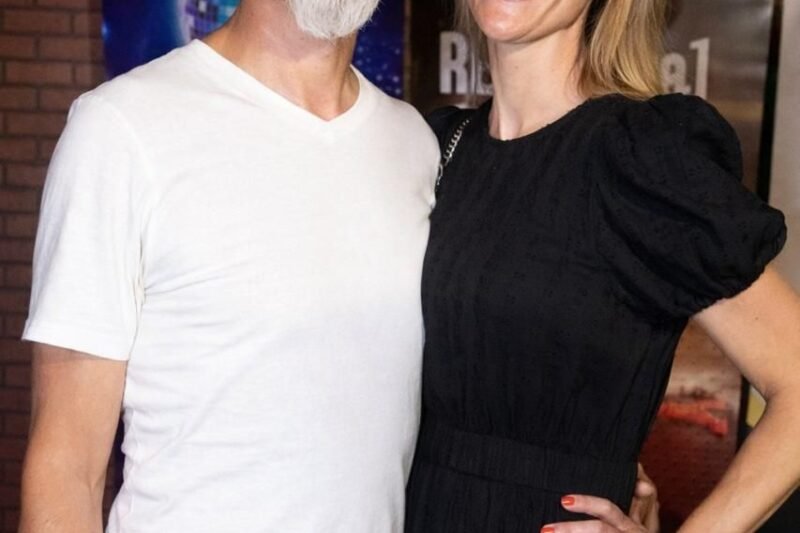 🌴 „Takhle vypadají líbánky snů!“ 😍✨ Po tajné svatbě Viktor Dyk zmizel se svou manželkou na Kubu, kde oslavili Silvestra v rytmu tance, šampaňského a koupání v azurovém Atlantiku 😳🥂🌊  Romantika, exotika a chvíle, které si nechali jen pro sebe, rozproudily fantazii fanoušků a vyvolaly tisíce komentářů 🌟💞. Každý detail jejich pobytu – od západu slunce po večerní procházky – působí jako z pohádky a ukazuje, jak vypadá dokonalá dovolená lásky ❤️🕊️.  Chcete vidět exkluzivní fotky, které odhalují kouzlo jejich líbánek a momenty, které fanoušci nikdy neviděli? 👀📸 Klikněte do komentářů a připravte se na snovou atmosféru, romantiku a emoce, které vás okouzlí a donutí snít o vlastních dobrodružstvích! 💬🔥👇