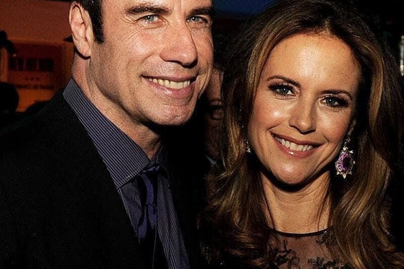 👏 Navzdory varování lékařů se Kelly Prestonová rozhodla porodit jejich syna ve 47 letech – a tím všem ukázala, co znamená neuvěřitelná odvaha a láska! ❤️✨ V roce 2010 Travoltovi radostně přivítali do života malého Benjamina 😍👨‍👩‍👦, a od té doby se jejich rodinný příběh stal inspirací pro miliony lidí po celém světě 🌍💖.  Roky rychle plynuly a dnes z něj vyrostl mladý srdcař 🫠💘 – chytrý, roztomilý a plný života. Každý pohled na něj připomíná, jak moc láska, odvaha a rodina dokáží změnit svět kolem nás ✨💫.  Chcete vidět exkluzivní fotografie Benjamina, které ukazují jeho růst, osobnost a kouzlo, které si okamžitě získá vaše srdce? 👀📸 Klikněte do komentářů a připravte se na momenty, které vás rozesmějí, dojmou a donutí znovu uvěřit v sílu rodinné lásky! 💬🔥👇