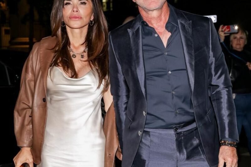 🔥 Lauren Sánchez šokovala všechny na sedmdesátinách Kris Jenner: přišla v téměř neviditelných černých šatech, hosté nevěřili vlastním očím 😱✨ — proč její vstup okamžitě převzal celý večer a jak na to reaguje Hollywood? Fotky a detaily v komentářích 👇🖤