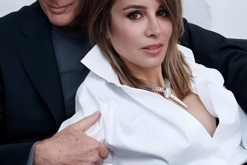 😱 Richard Gere (76) se právě objevil na červeném koberci se svou ženou – a internet se z jejich chemie doslova užívá! ❤️🔥 Fanoušci po celém světě nemohou nabažit tohoto vzácného momentu – jejich úsměvy, blízkost a nepopiratelná energie rozpoutávají emoce mezi všemi! 😍✨  Pár se ukázal v Madridu a okamžitě způsobil rozruch na sociálních sítích 🌍💥. Lidé sdílejí tisíce reakcí, komentářů a srdce se jim rozplývají při pohledu na jejich něžné pohledy a láskyplné gesty 😏💖.  Chcete vidět, proč tato fotka rozpouští srdce milionů lidí po celém světě? 👀📸 Klikněte do komentářů a připravte se na moment, který vás dojmou, rozesměje a donutí znovu uvěřit v opravdovou lásku! 💬🔥👇