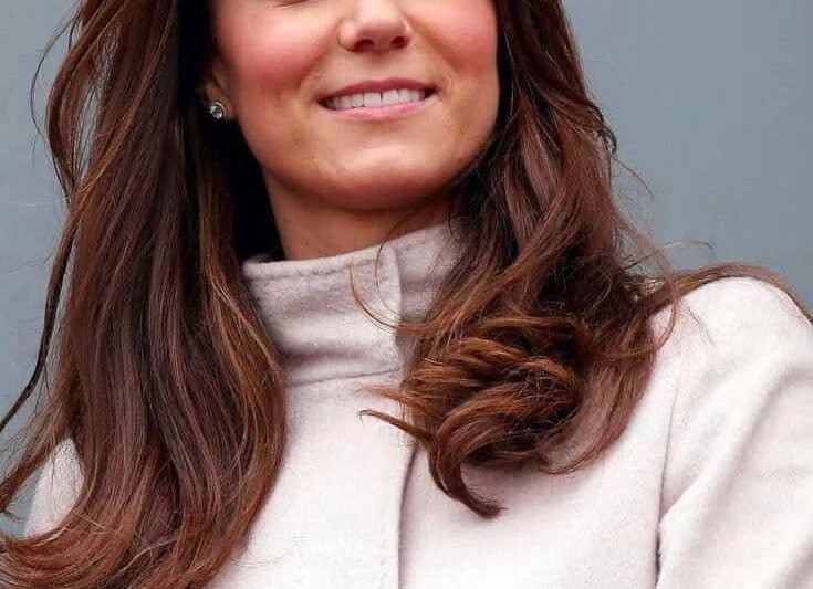 😭 Když se Middleton poprvé objevila po chemoterapii, fanouškům spadl doslova kámen ze srdce! 💔 Všichni začali držet palce a modlit se, když uviděli, jak moc princezna zhubla a jak křehce nyní vypadá 🙏😨. Každý pohled na její odvážný krok na veřejnosti ukazuje, jak brutálně rakovina může změnit život i budoucí královny 👑💔.  Svědčit o tom, jak těžké jsou její boje a jak nemoc formuje její každý den, je téměř nesnesitelné 🥺💔. Emoce, které vyvolává, se nedají popsat slovy – a komentáře fanoušků jsou plné dojetí, šoku a obdivu! 😢💬  Chcete vidět, jak Middleton překonává nejtěžší chvíle svého života a co se skrývá za odvážným úsměvem, který ukázala světu? 👀✨ Klikněte do komentářů a připravte se na příběh plný odvahy, emocí a momentů, které vás dojmou, šokují a donutí se zamyslet nad skutečnou silou lidského ducha! 👇🔥