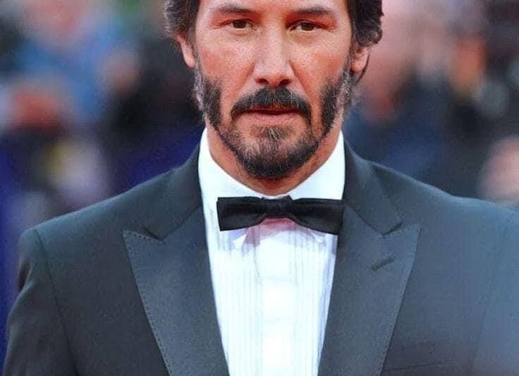 💰 Jeho jmění se odhaduje na 4️⃣0️⃣0️⃣ milionů dolarů, ale žena, kterou si vybral, šokovala úplně všechny! 😲🥱 Nikdo by ji nepovažoval za partnerku hvězdy Matrixu – některé dokonce označují za „ošklivé káčátko“ 😳🦢… a přesto stojí po jeho boku veřejně! 💥✨  Když se objevil na veřejnosti se svou přítelkyní, všem spadla čelist 😮💫. Lidé ho nyní nazývají jedním z nejpřízemnějších herců Hollywoodu – a není divu, když takto šokuje svět! 🧐🎬  Připravte se, protože to, co uvidíte v komentářích, vás donutí znovu přehodnotit všechny představy o kráse, slávě a vztazích! 😏🔥 Chcete vědět, jak vypadá jeho partnerka, která všechny překvapila, inspirovala a rozvířila diskuze po celém internetu? 👀💬 Klikněte do komentářů a odhalte tento neuvěřitelný pár, který rozproudil emoce tisíců lidí! 👇💥