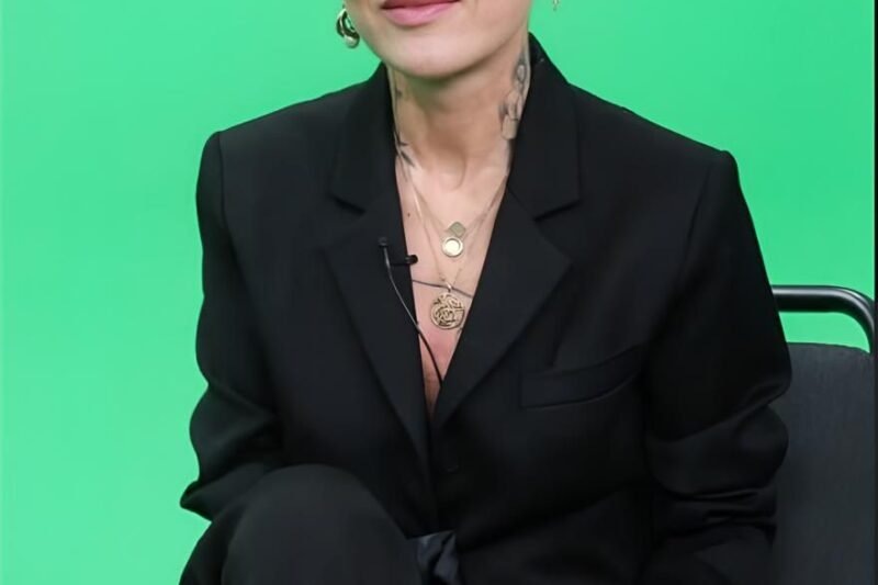 🔥 Kaira v padesáti šokuje fanoušky: jen kalhotky a sebejistota, která bere dech